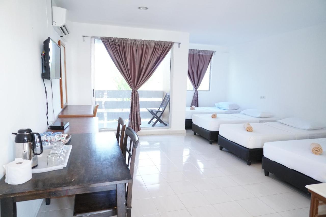 Pondok Muara Chalet Pantai Cenang  Esterno foto